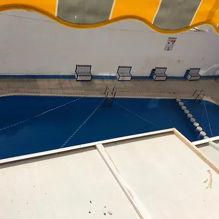 דירה Estudio Cerca De La Playa Equipado Y Luminoso טורבייחה