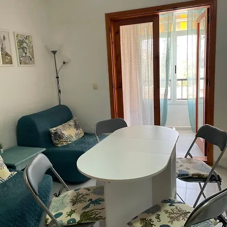 Estudio Cerca De La Playa Equipado Y Luminoso * טורבייחה